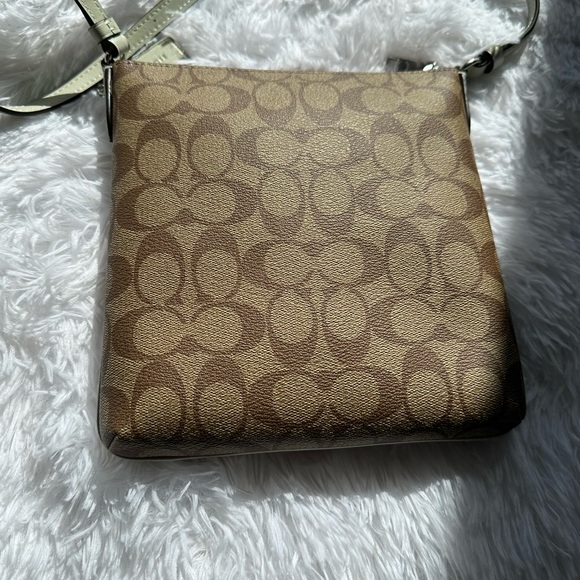 NWT! COACH CROSSBODY - Picture 5 of 7